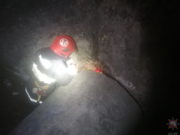 В Бресте мужчина упал в расщелину между бетонными сооружениями В Бресте мужчина упал в расщелину между бетонными сооружениями