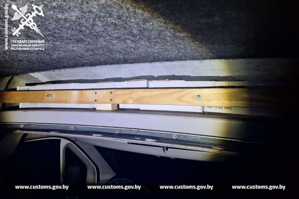 В Беларусь хотели контрабандой ввезти почти 400 кг итальянского сыра пармезан В Беларусь хотели контрабандой ввезти почти 400 кг итальянского сыра пармезан