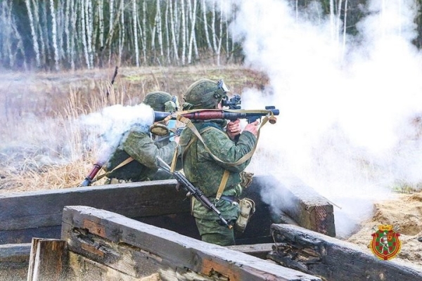 На полигоне под Брестом снова стреляют На полигоне под Брестом снова стреляют