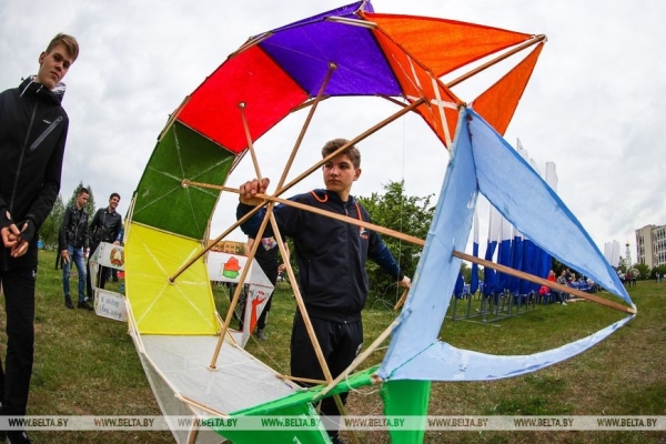 Фестиваль воздушных змеев «Майское небо Победы» в Бресте Фестиваль воздушных змеев «Майское небо Победы» в Бресте