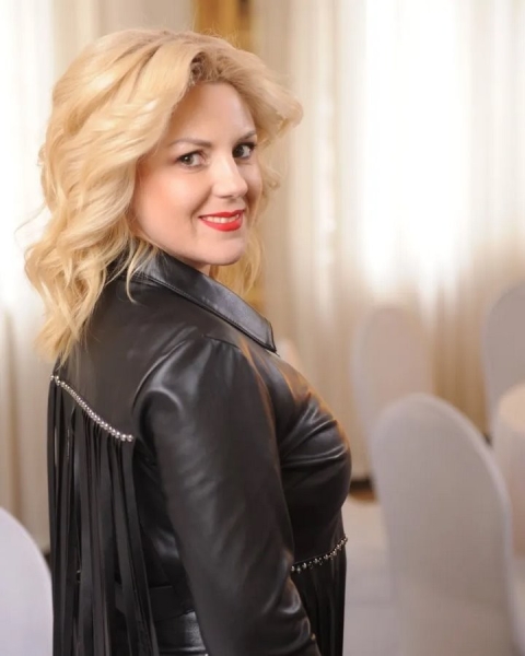 Голос для двух оркестров. Брестчанка успешно совмещает музыку и армию, а еще готовит к большой сцене талантливую ученицу Голос для двух оркестров. Брестчанка успешно совмещает музыку и армию, а еще готовит к большой сцене талантливую ученицу