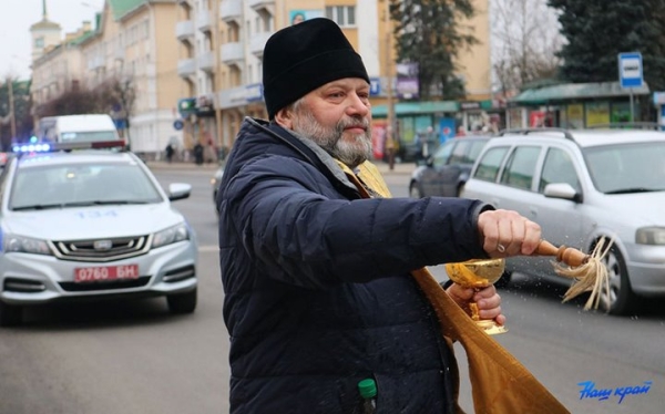Места смертельных ДТП освятили в Барановичах Места смертельных ДТП освятили в Барановичах