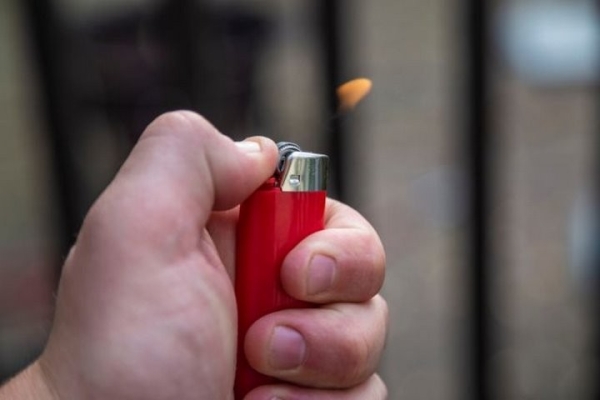 В Гомеле серьезные ожоги получил мужчина, который проверил утечку газа зажигалкой В Гомеле серьезные ожоги получил мужчина, который проверил утечку газа зажигалкой