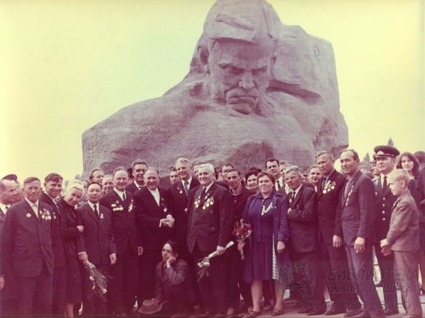 День открытия Мемориального комплекса «Брестская крепость-герой». Фото и подробности День открытия Мемориального комплекса «Брестская крепость-герой». Фото и подробности