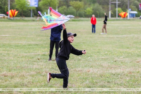 Фестиваль воздушных змеев «Майское небо Победы» в Бресте Фестиваль воздушных змеев «Майское небо Победы» в Бресте