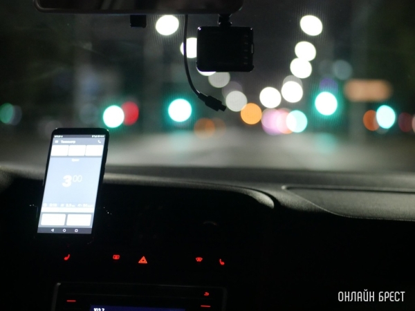 Таксист показал выручку 12 рублей в день. Налоговая: "Ждем сказочника, выпишем "гонорар" Таксист показал выручку 12 рублей в день. Налоговая: "Ждем сказочника, выпишем "гонорар"